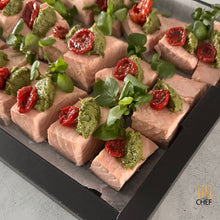 Load image into Gallery viewer, One platter serves between 8 and 10 guests