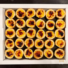 Load image into Gallery viewer, 30 sweet canapes ready for delivery to your party
